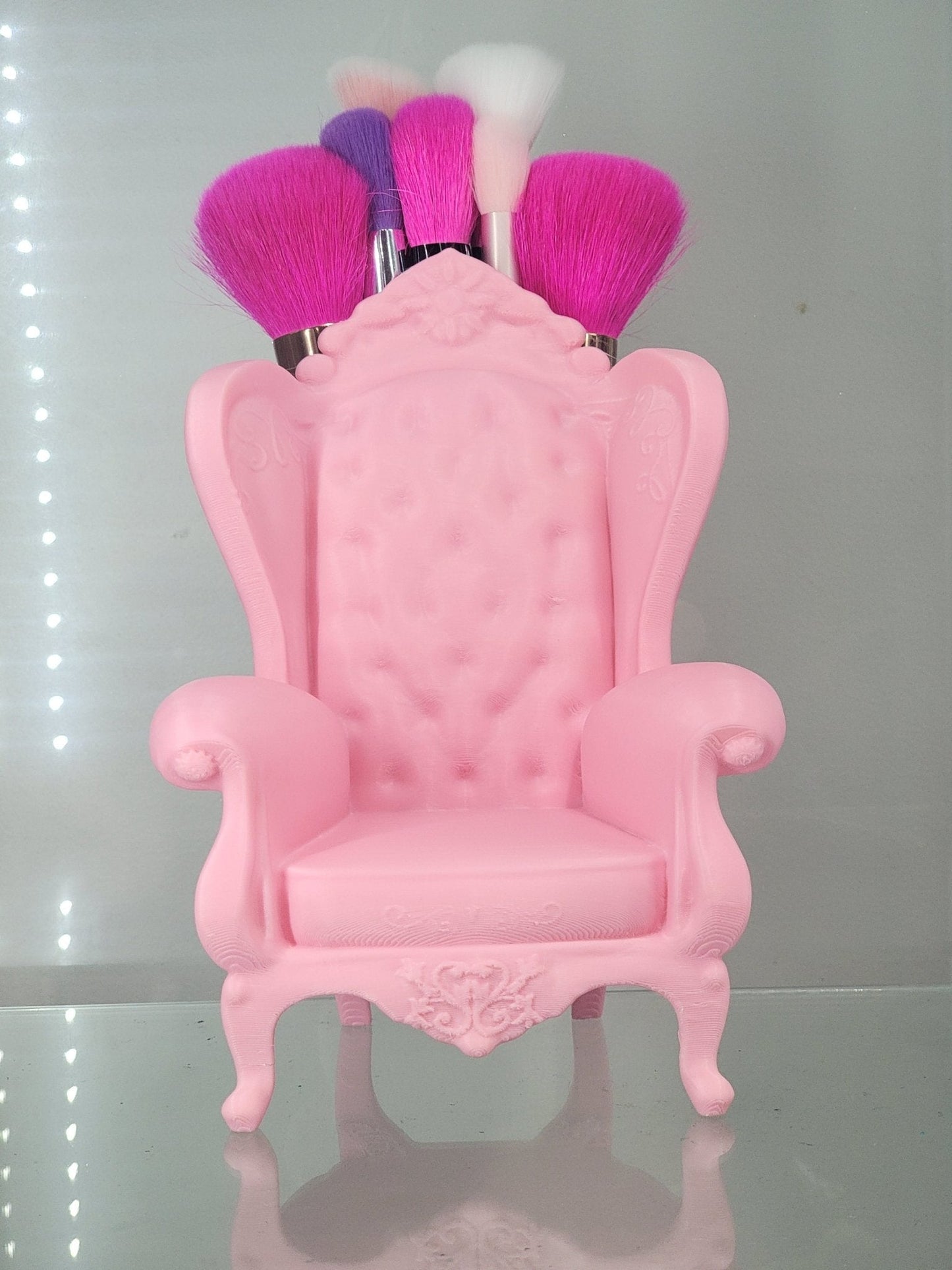 3D Printed Pink Throne Brush Holder - Glam Makeup Organizer
