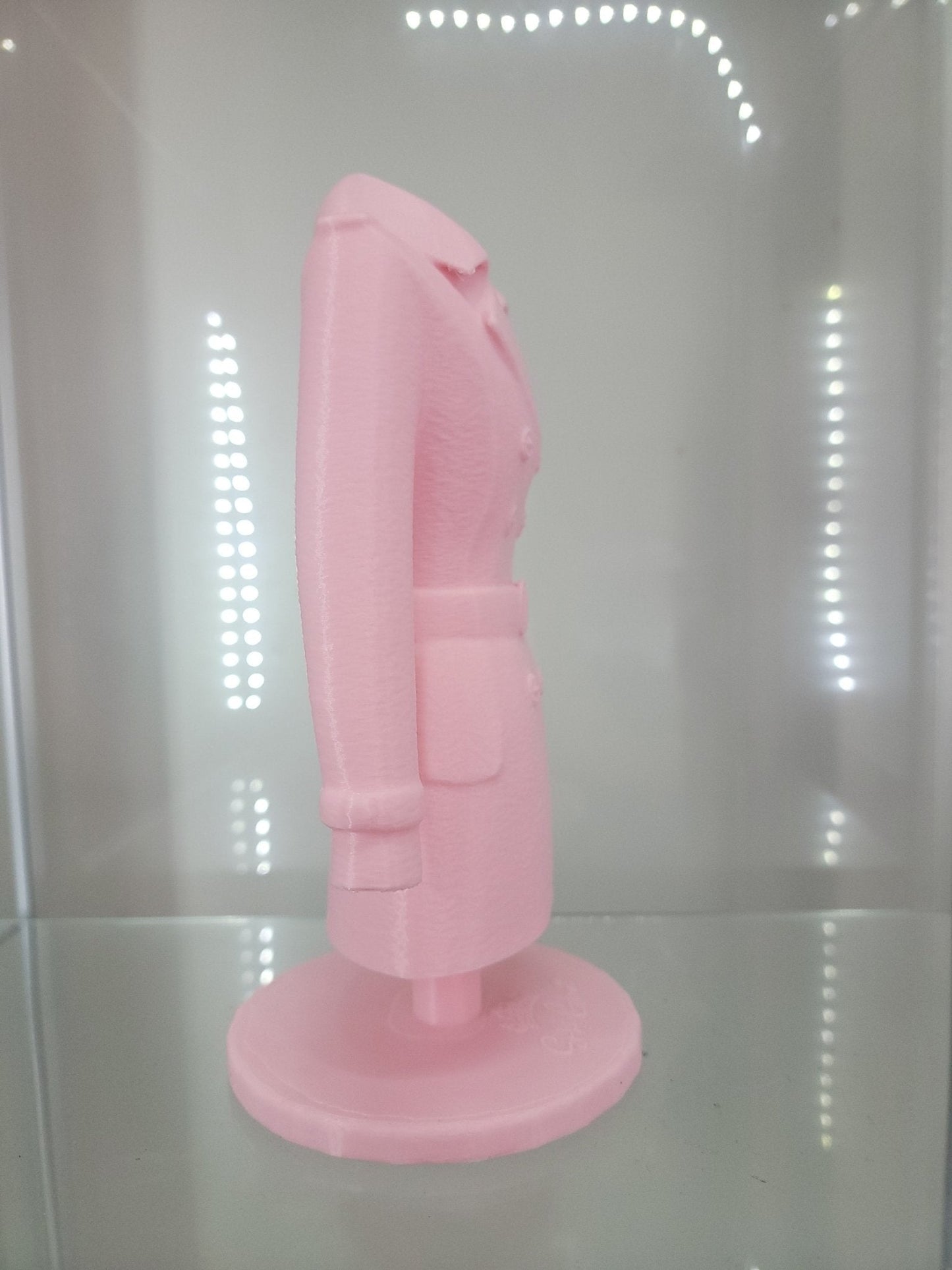 Pink Trench Coat Brush Holder – Glam Organizer